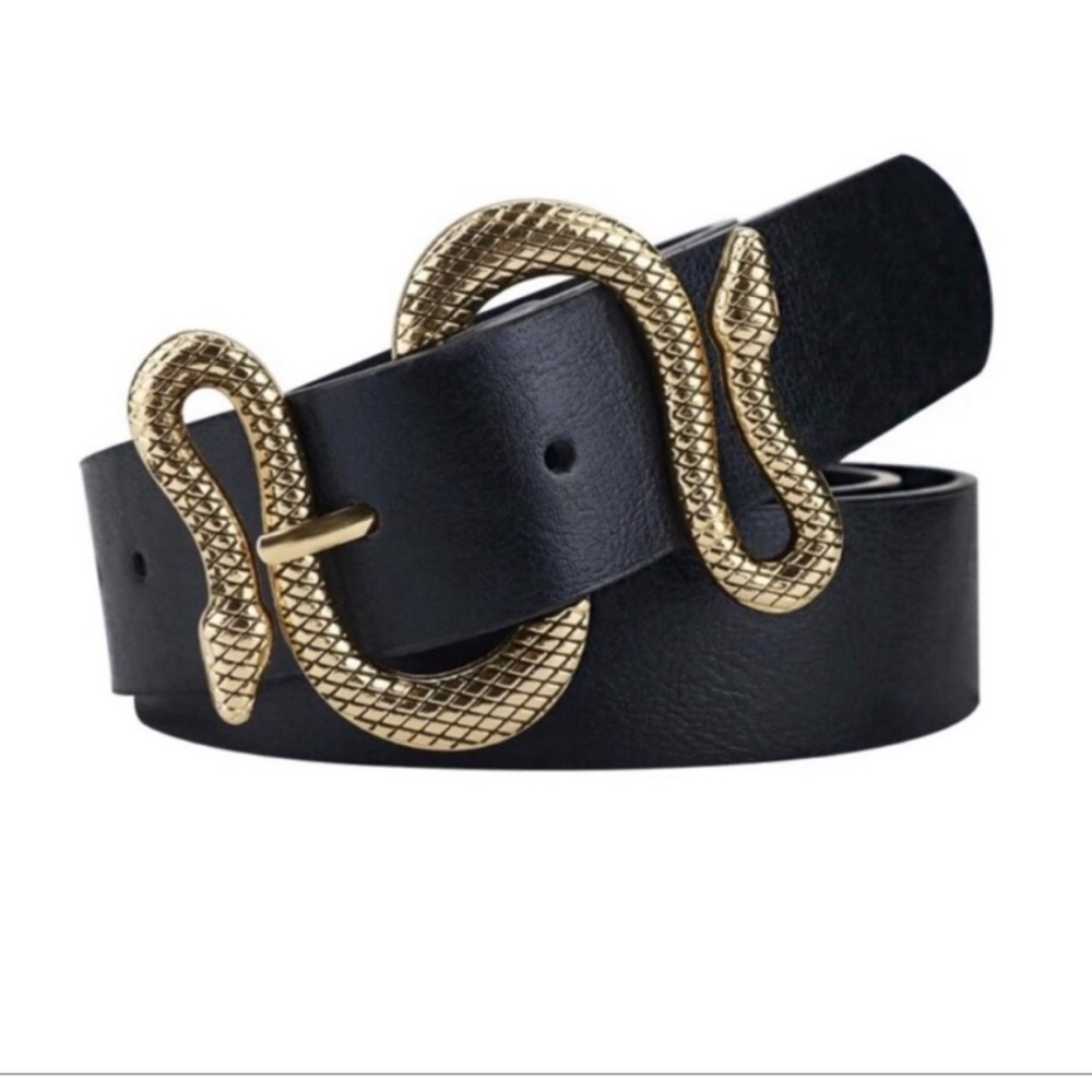 - Vintage Leather Snake buckle belt *NEW*